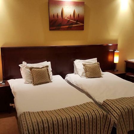 Garni Hotel Contact Belgrád Kültér fotó