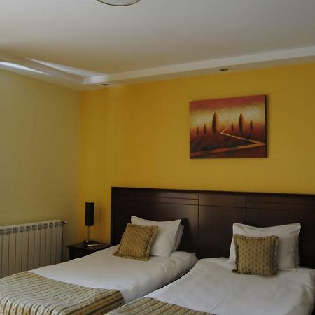 Garni Hotel Contact Belgrád Kültér fotó