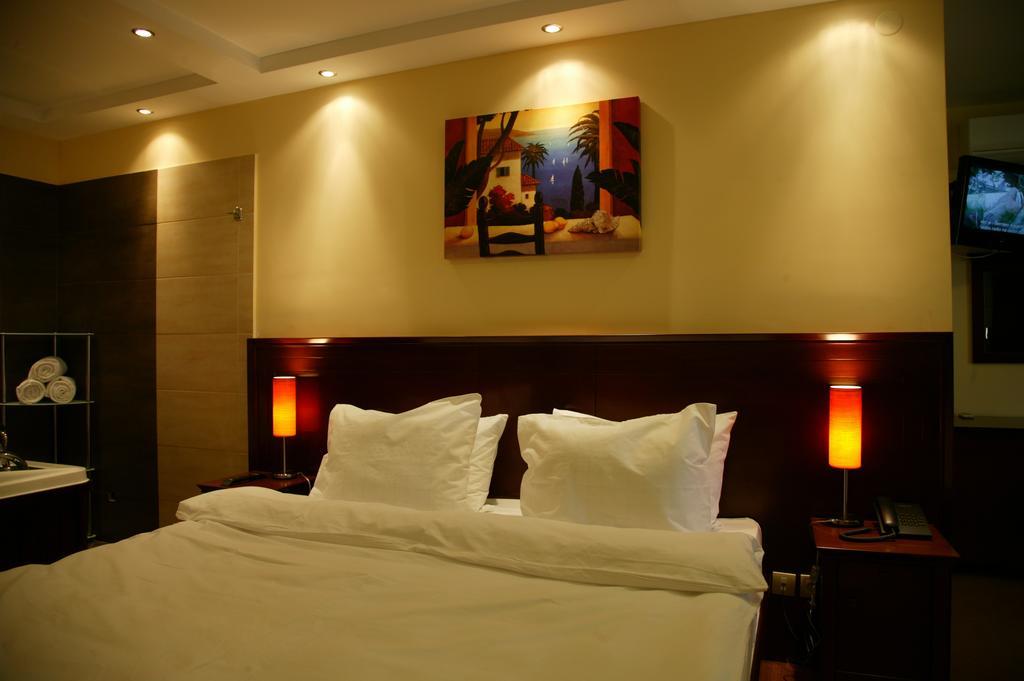 Garni Hotel Contact Belgrád Szoba fotó