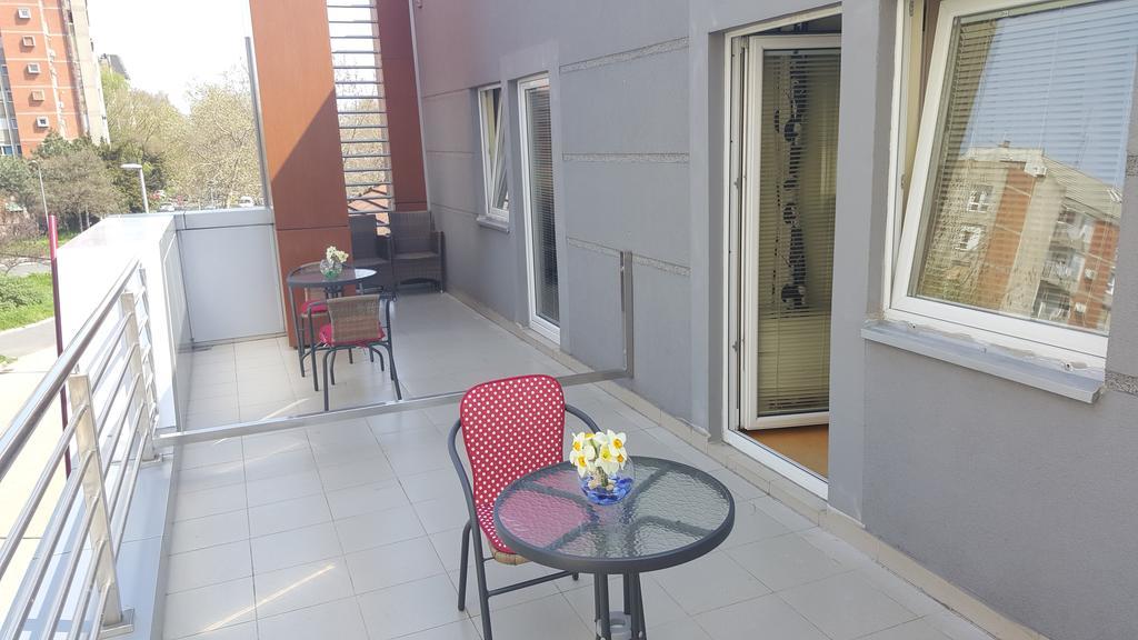 Garni Hotel Contact Belgrád Kültér fotó