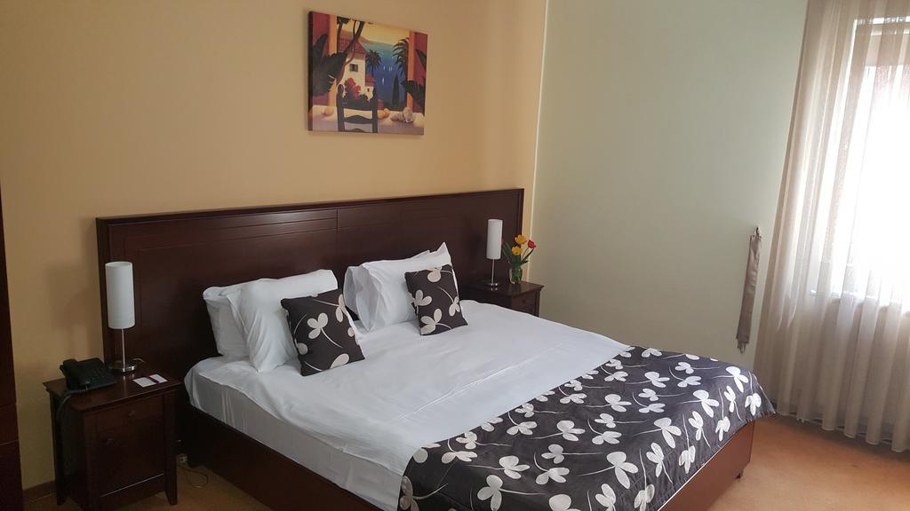 Garni Hotel Contact Belgrád Kültér fotó