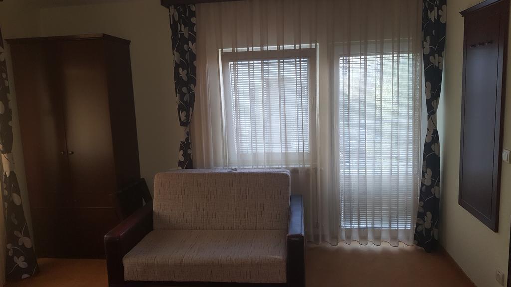 Garni Hotel Contact Belgrád Kültér fotó