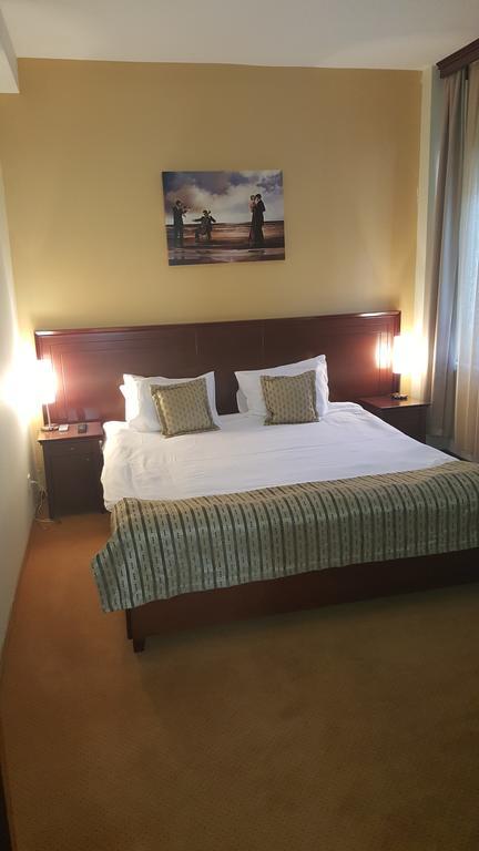 Garni Hotel Contact Belgrád Kültér fotó