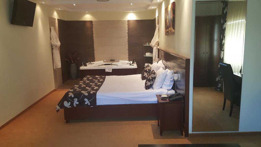 Garni Hotel Contact Belgrád Kültér fotó