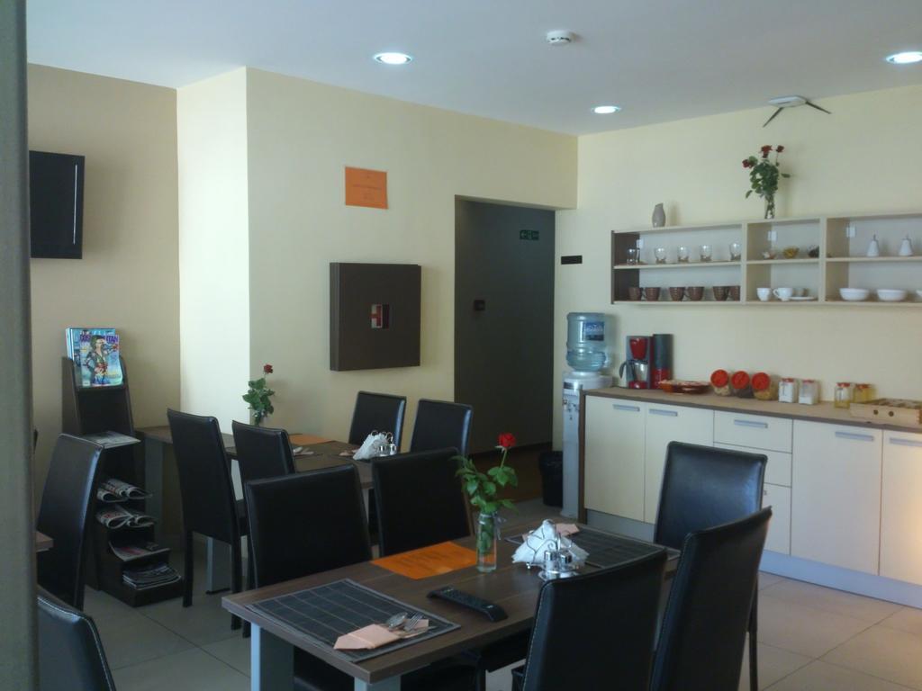 Garni Hotel Contact Belgrád Kültér fotó