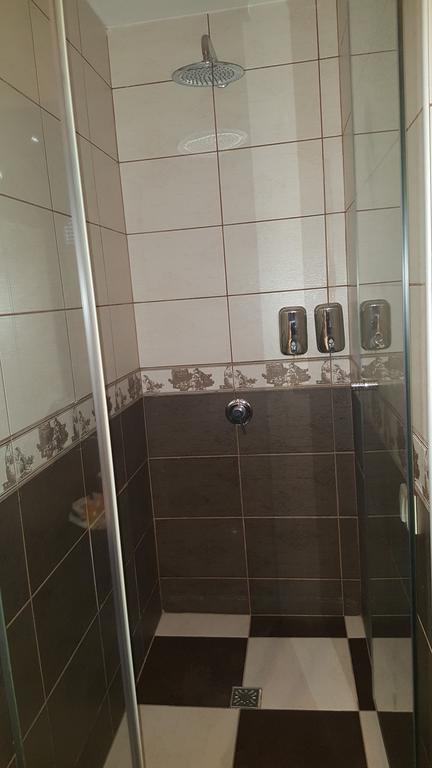 Garni Hotel Contact Belgrád Kültér fotó