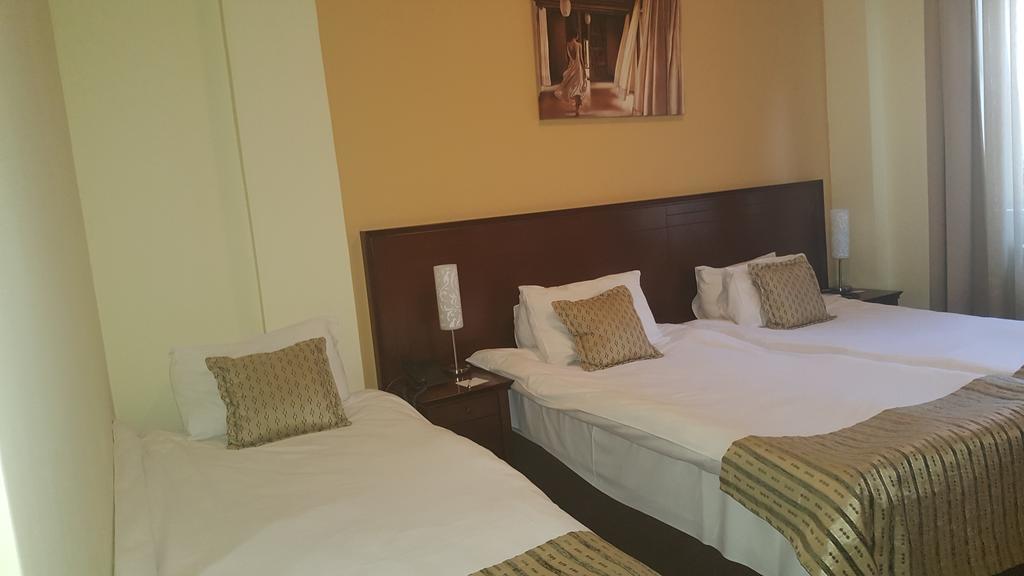 Garni Hotel Contact Belgrád Kültér fotó
