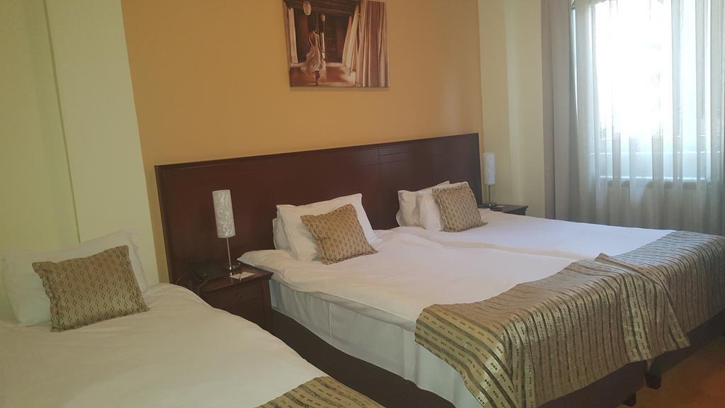 Garni Hotel Contact Belgrád Kültér fotó