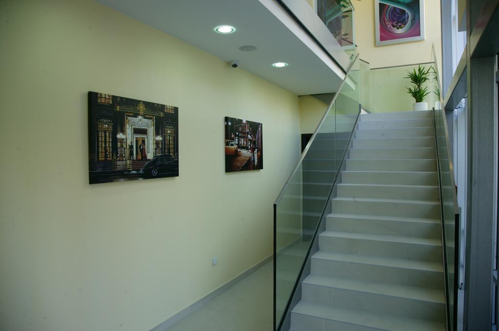 Garni Hotel Contact Belgrád Kültér fotó