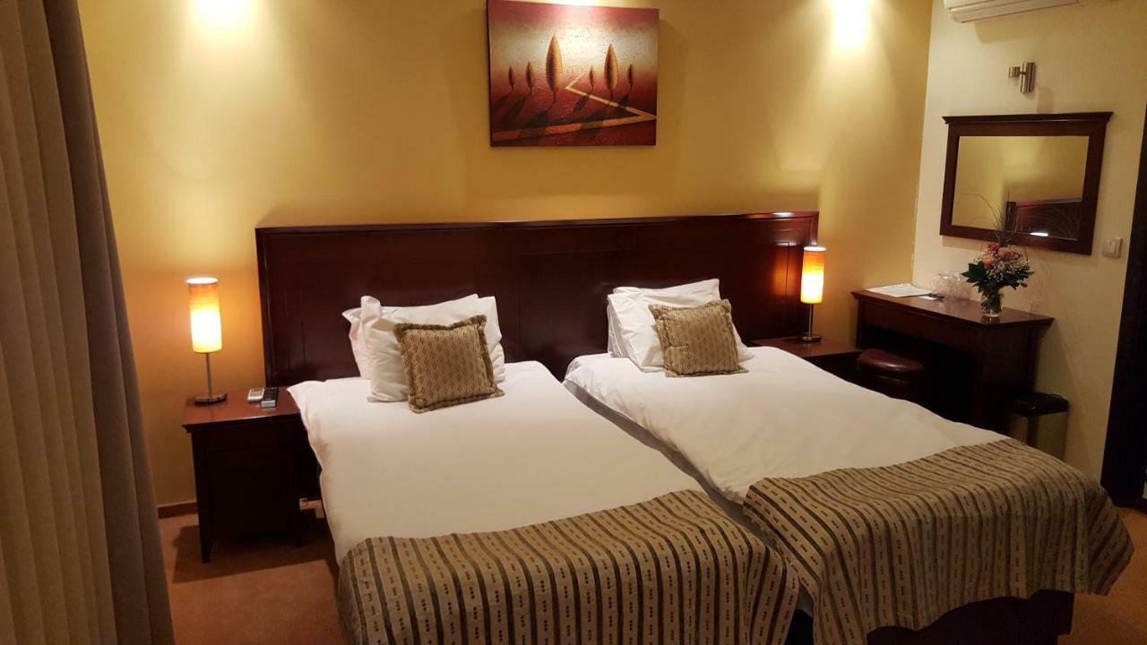 Garni Hotel Contact Belgrád Kültér fotó